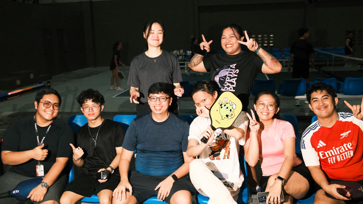Monthly sporting event, group photo at a pickleball court